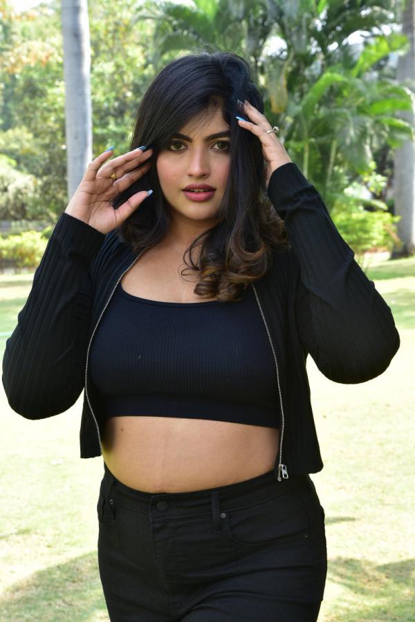 naina-sarwar-stills-12.jpg