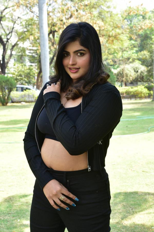 naina-sarwar-stills-14.jpg