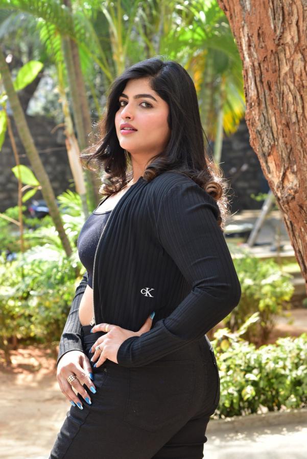 naina-sarwar-stills-7.jpg