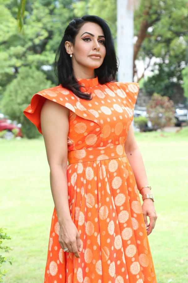 nandini-rai-stills-2-11.jpg