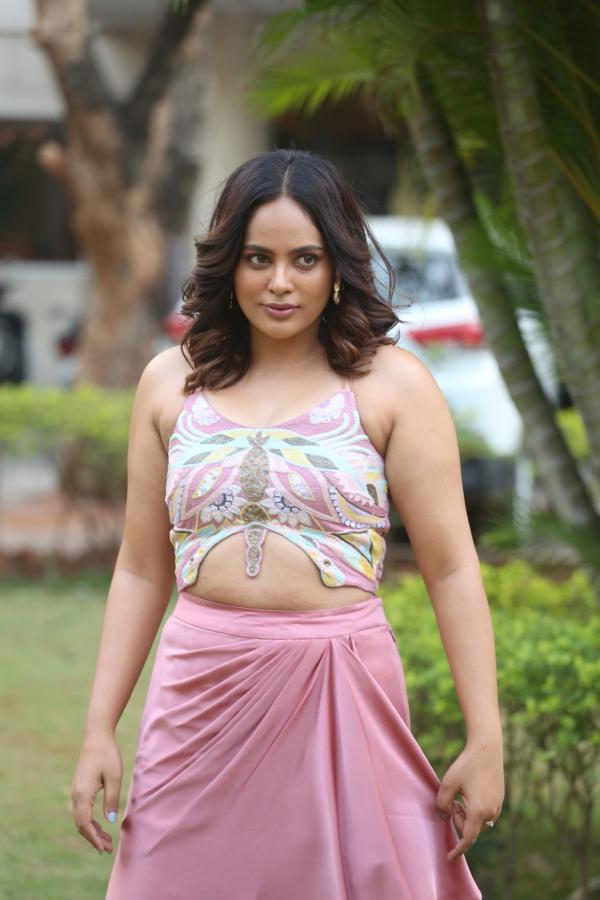 nanditha-swetha-stills-15.jpg