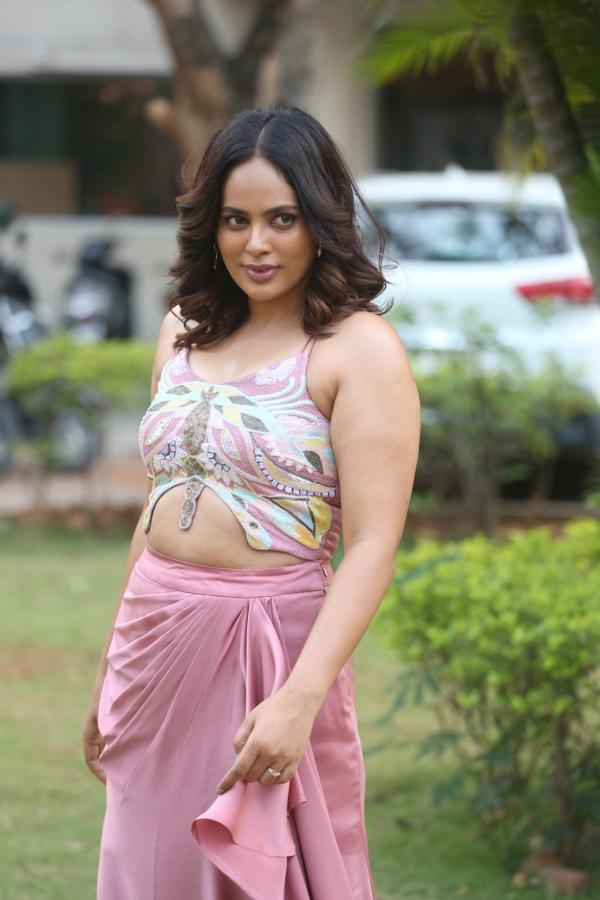 nanditha-swetha-stills-16.jpg