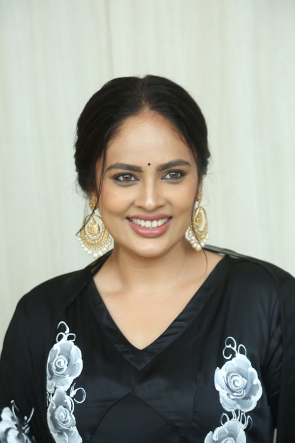 nanditha-swetha-stills-5-13.jpg