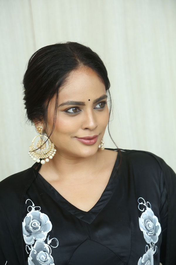 nanditha-swetha-stills-5-15.jpg