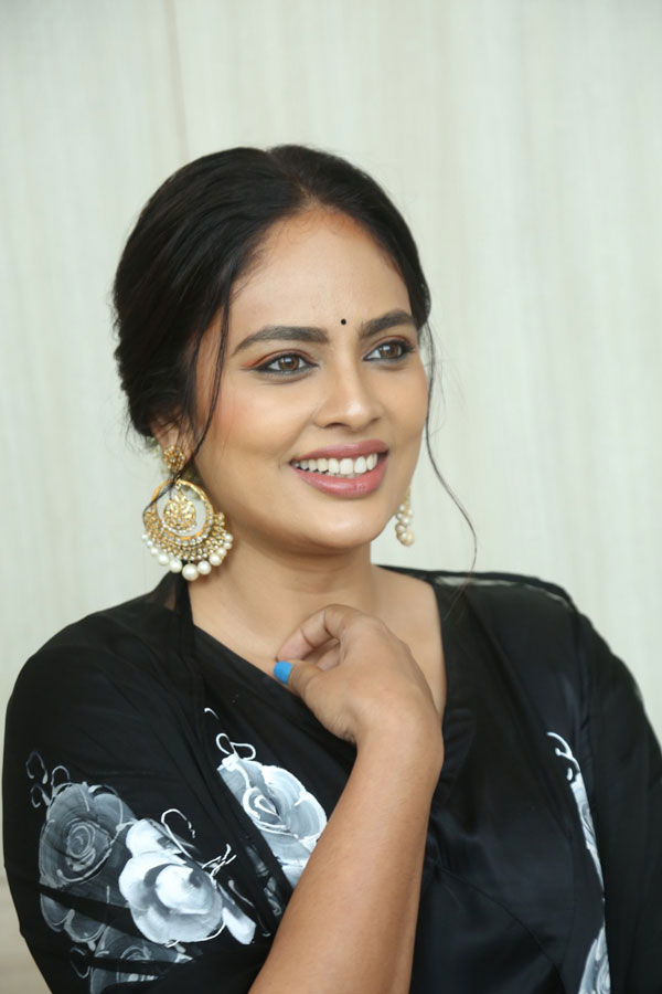 nanditha-swetha-stills-5-17.jpg