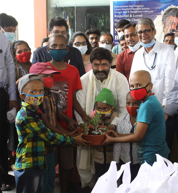nandqamuri-balakrishna-birthday-celebrations-4.jpg