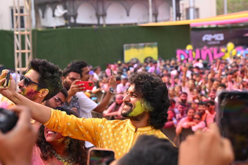 nani-in-mumbai-for-dasara-hindi-promotions-12.jpg