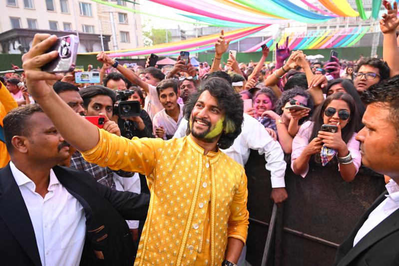 nani-in-mumbai-for-dasara-hindi-promotions-17.jpg