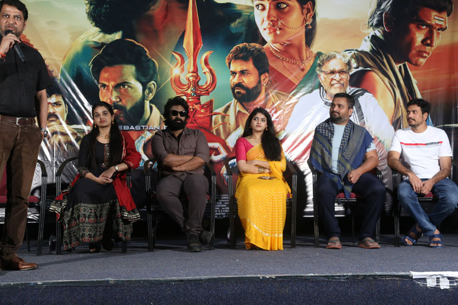 narakasura-movie-success-meet-10.jpg