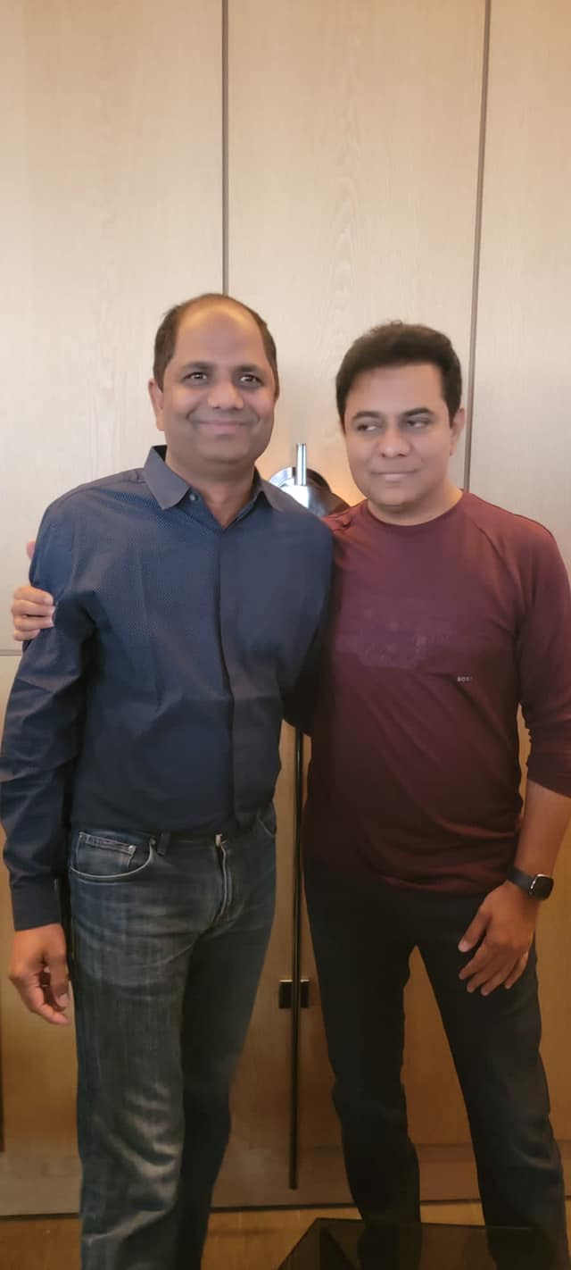 naveen-jalagam-meet-with-ktr-in-california-3.jpg