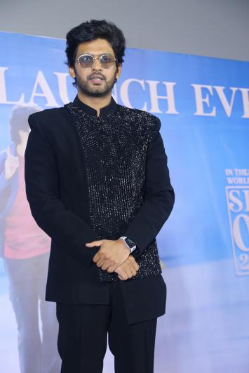 naveen-polishetty-stills-14.jpg