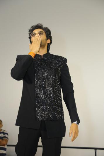 naveen-polishetty-stills-4.jpg