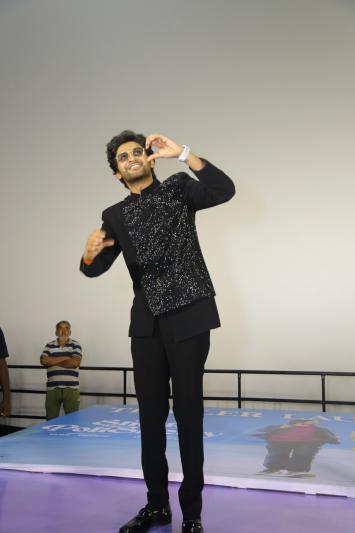 naveen-polishetty-stills-7.jpg