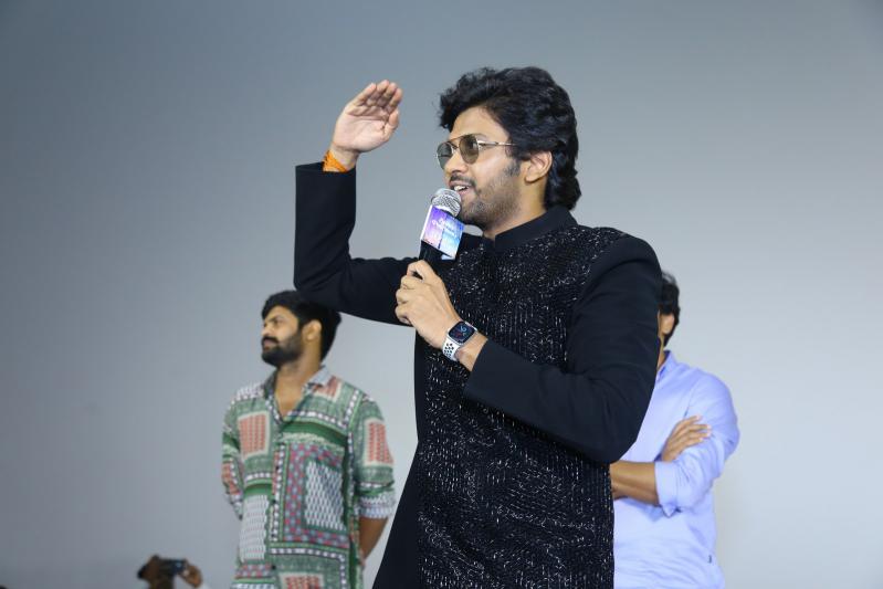 naveen-polishetty-stills-9.jpg