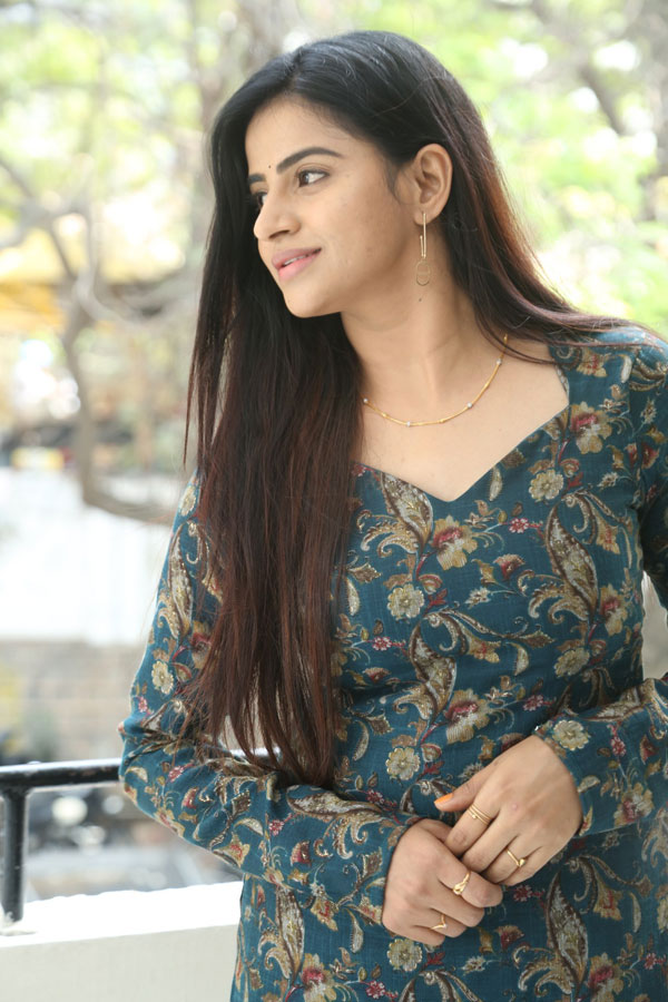 naveena-reddy-stills-9.jpg