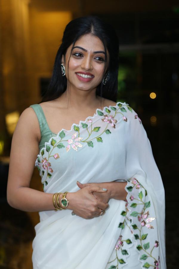 navya-swamy-stills-2-2.jpg
