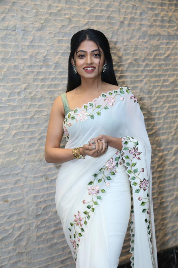 navya-swamy-stills-2-6.jpg