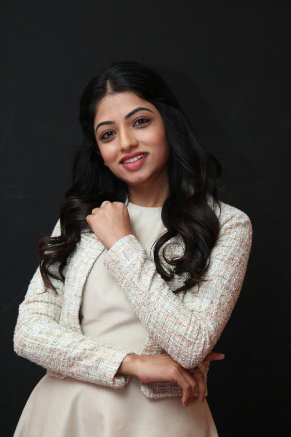 navya-swamy-stills-4.jpg