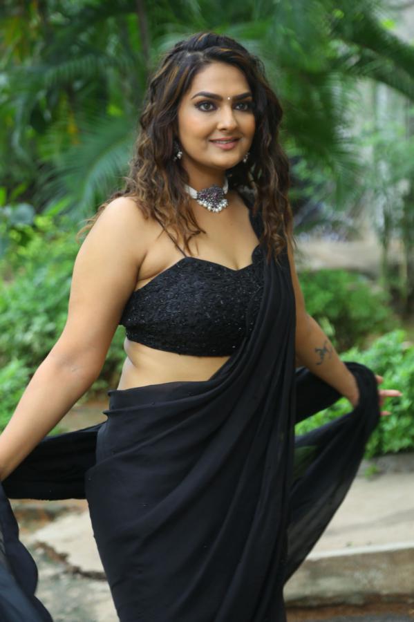 neha-deshpande-stills-11.jpg