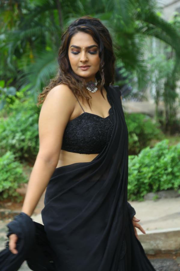 neha-deshpande-stills-8.jpg