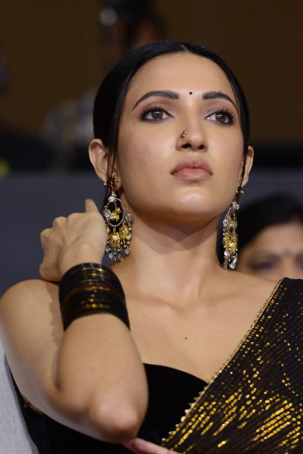 neha-shetty-stills-6-2.jpg