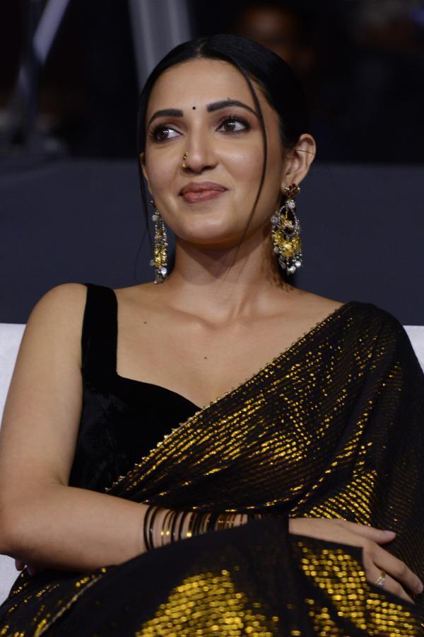 neha-shetty-stills-6-7.jpg