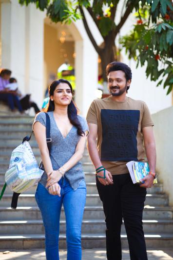 nenu-student-sir-movie-stills-4.jpg