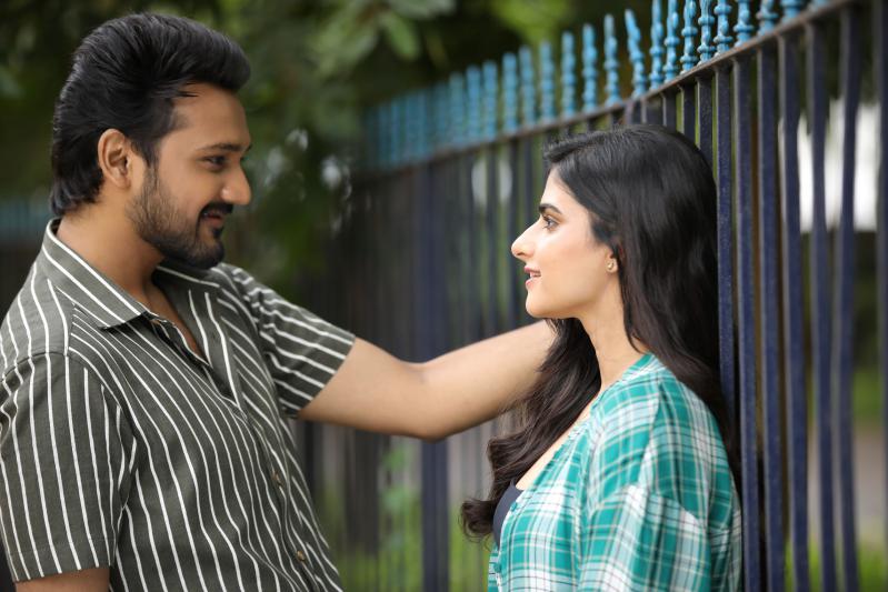 nenu-student-sir-movie-stills-5.jpg