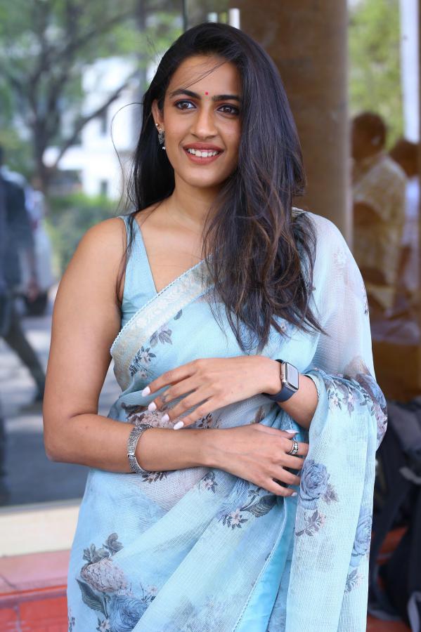 niharika-stills-8.jpg