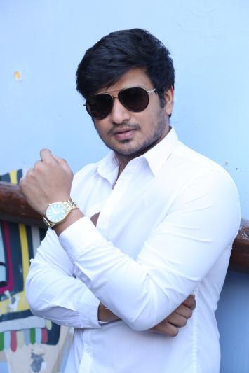 nikhil-interview-stills-5.jpg