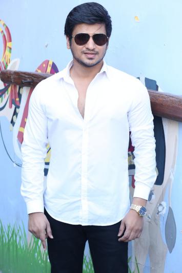 nikhil-interview-stills-7.jpg