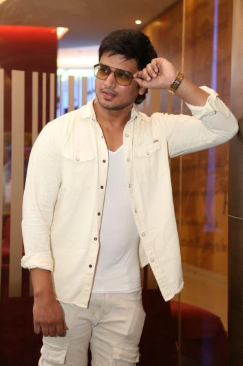 nikhil-siddharth-stills-10.jpg