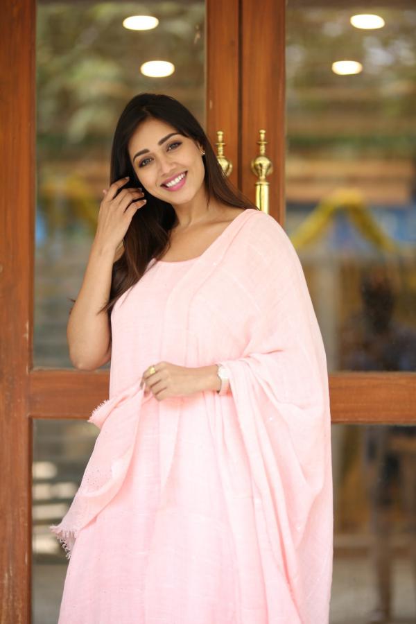nivedha-pethuraj-interview-9.jpg