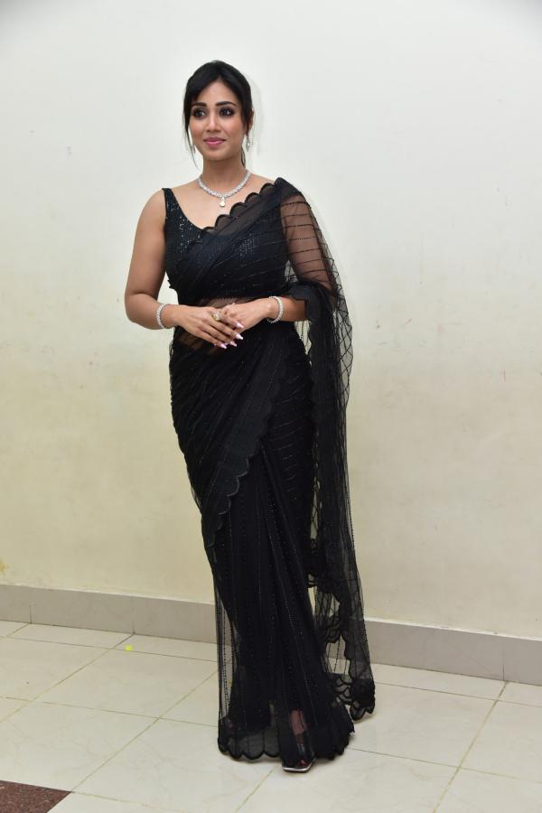 nivedha-pethuraj-stills-13.jpg