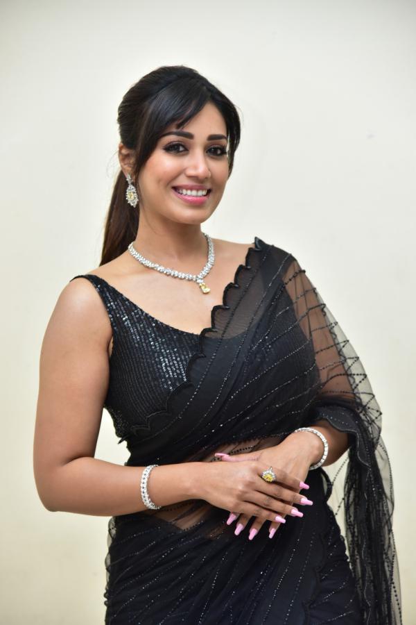 nivedha-pethuraj-stills-17.jpg