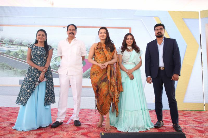 nivetha-pethuraj-catherine-tresa-launches-sai-priya-antara-venture-11.jpg