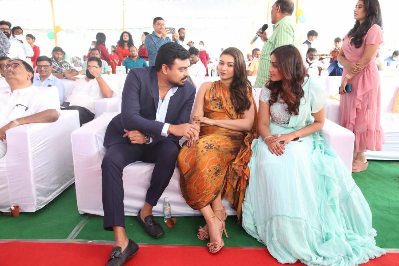 nivetha-pethuraj-catherine-tresa-launches-sai-priya-antara-venture-12.jpg