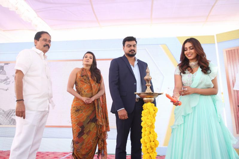 nivetha-pethuraj-catherine-tresa-launches-sai-priya-antara-venture-9.jpg