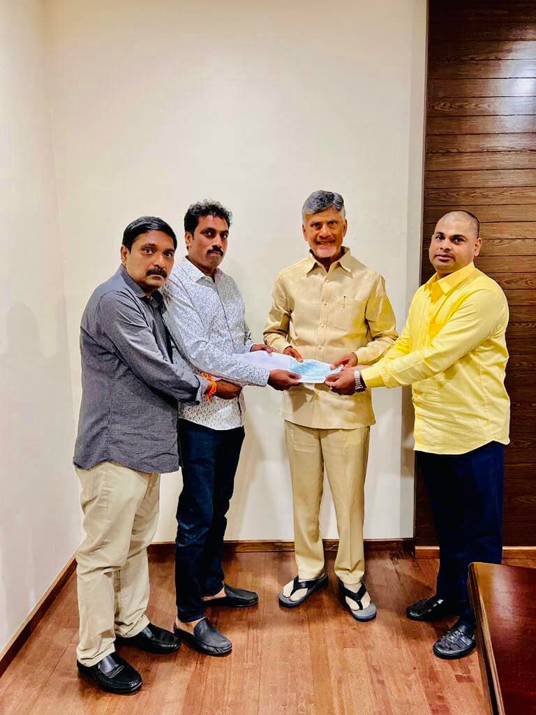 nri-tdp-team-meets-chandrababu-3.jpg