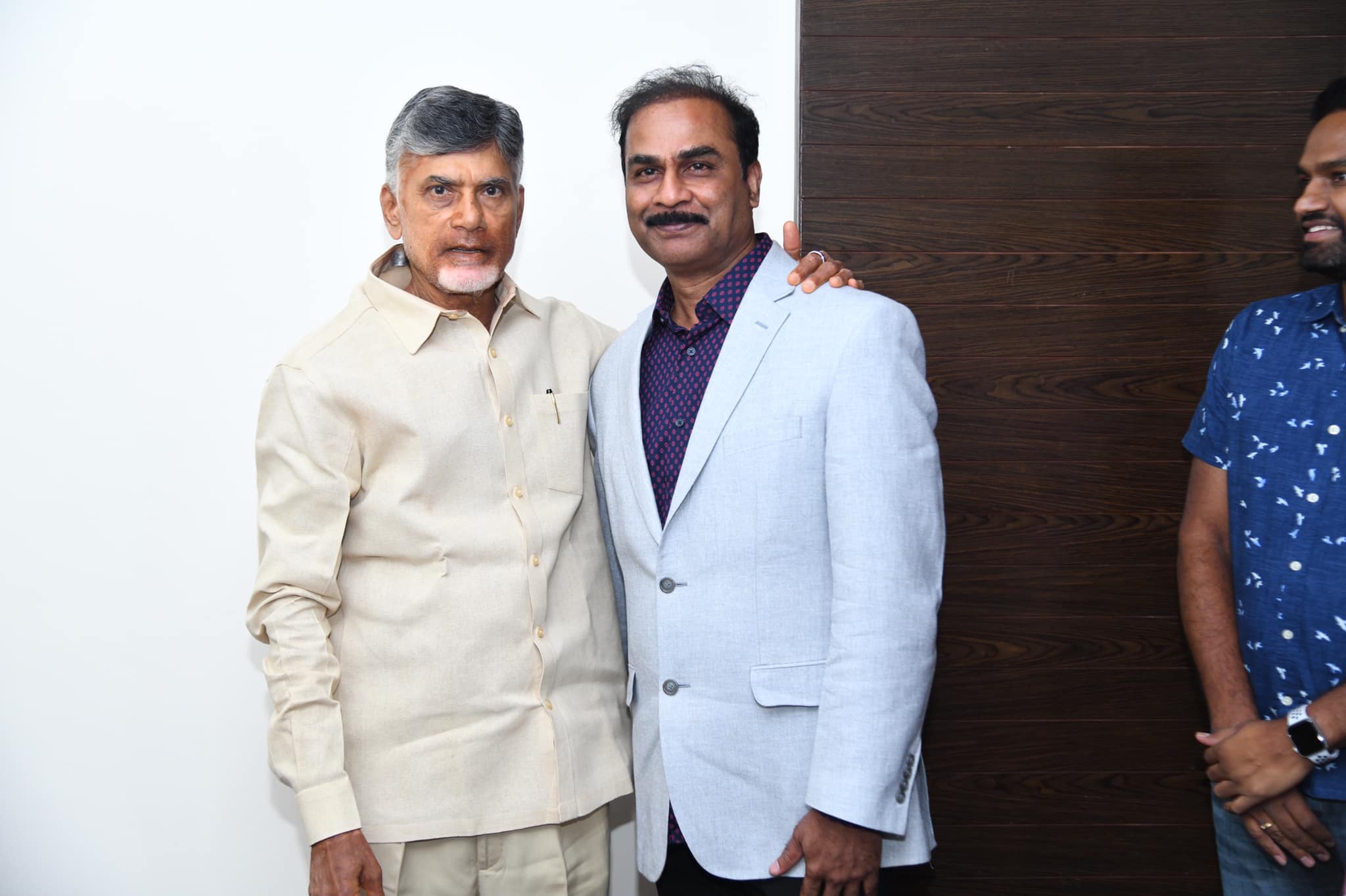 nri-tdp-team-meets-chandrababu-5.jpg