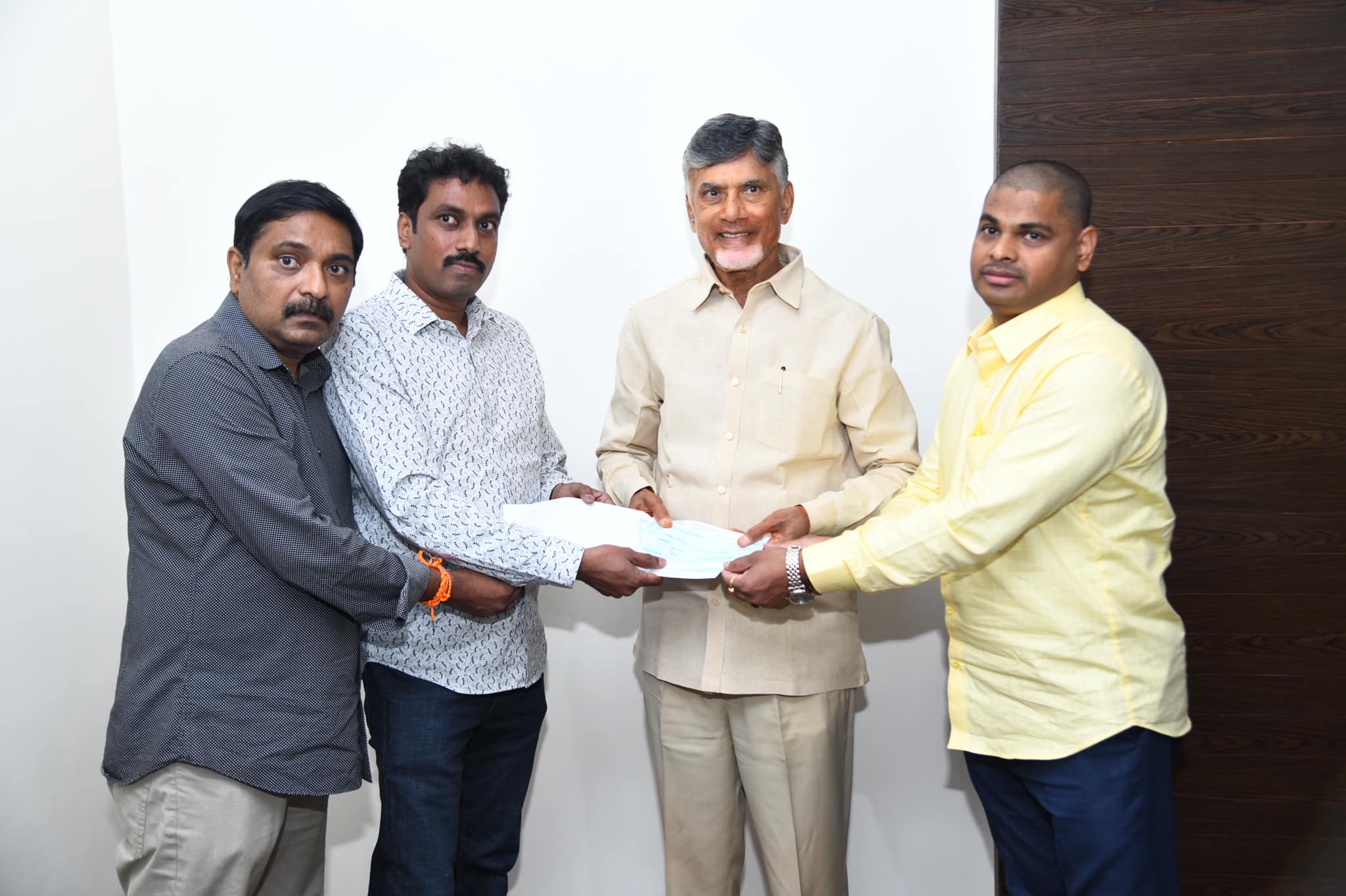 nri-tdp-team-meets-chandrababu-9.jpg