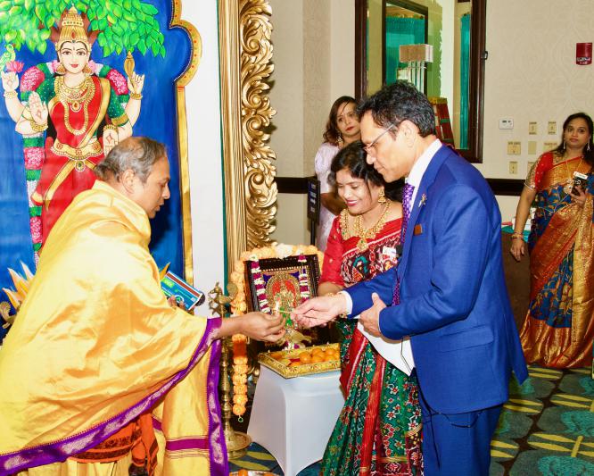 nri-vasavi-association-new-executive-committee-oath-12.jpg
