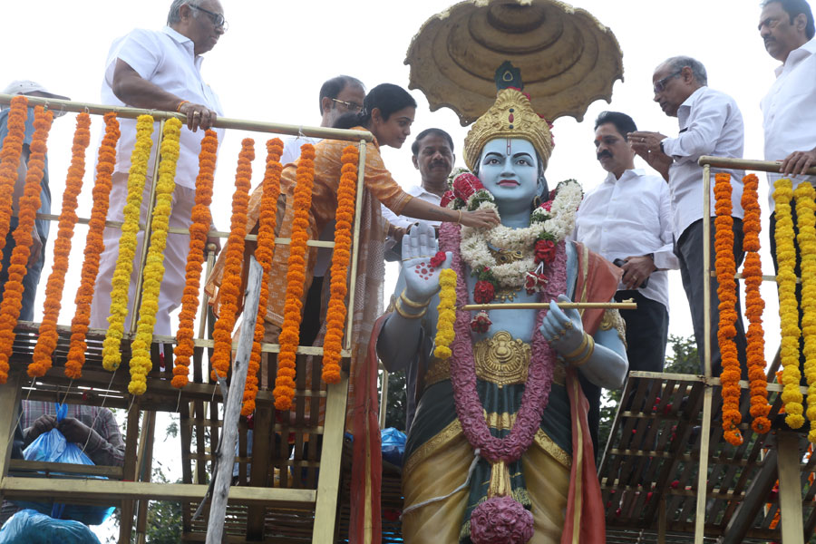 NTR Family Visited NTR Statue @ Film Nagar