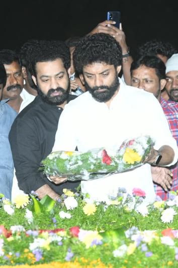 ntr-kalyan-ram-at-ntr-ghat-2.jpg