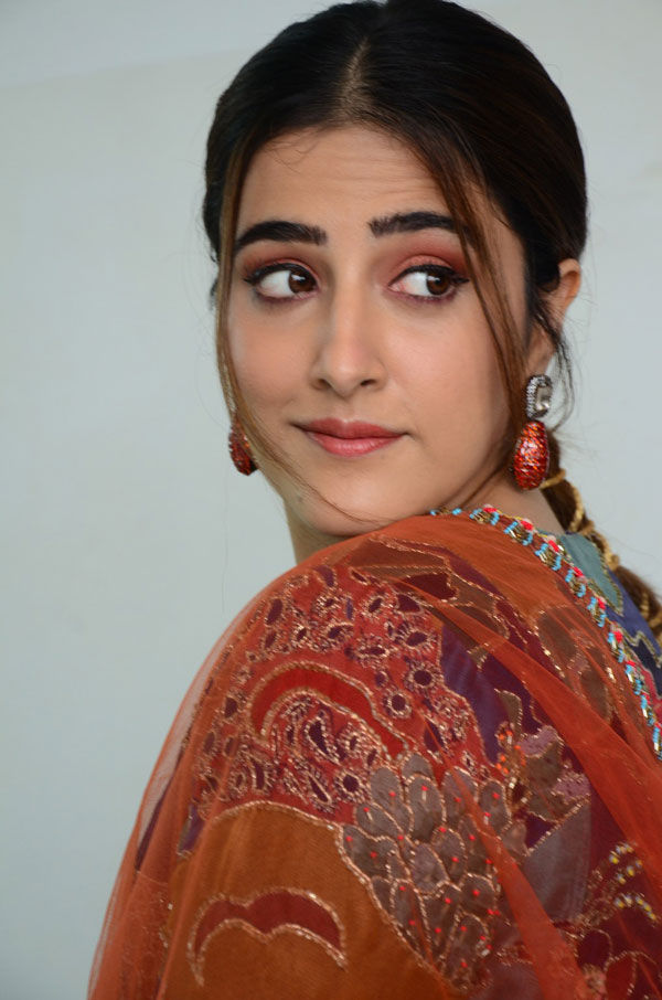 nupur-sanon-stills-10.jpg