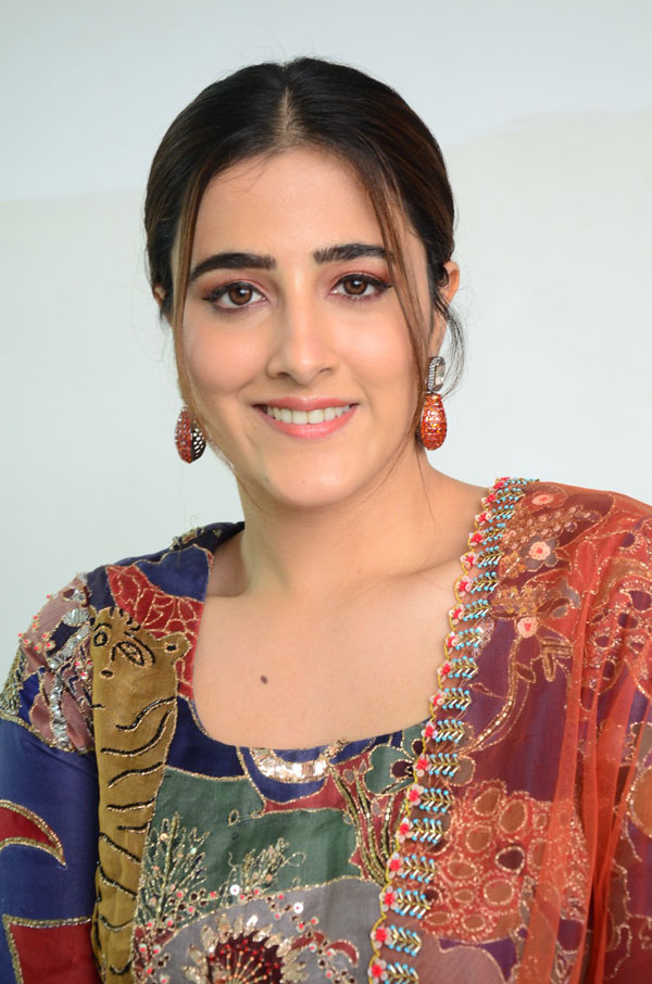 nupur-sanon-stills-14.jpg