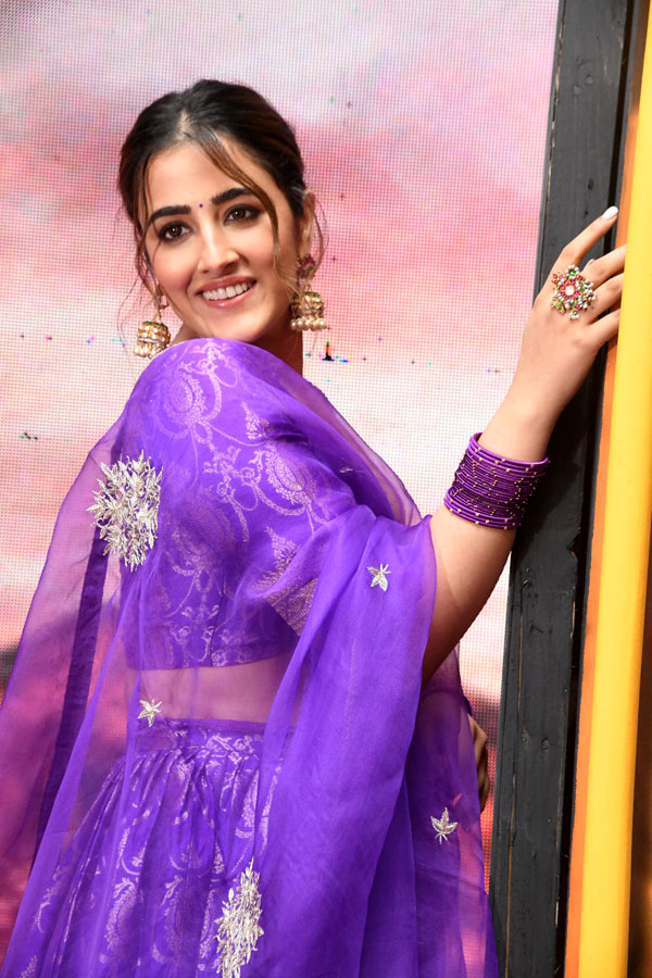 nupur-sanon-stills-2-11.jpg