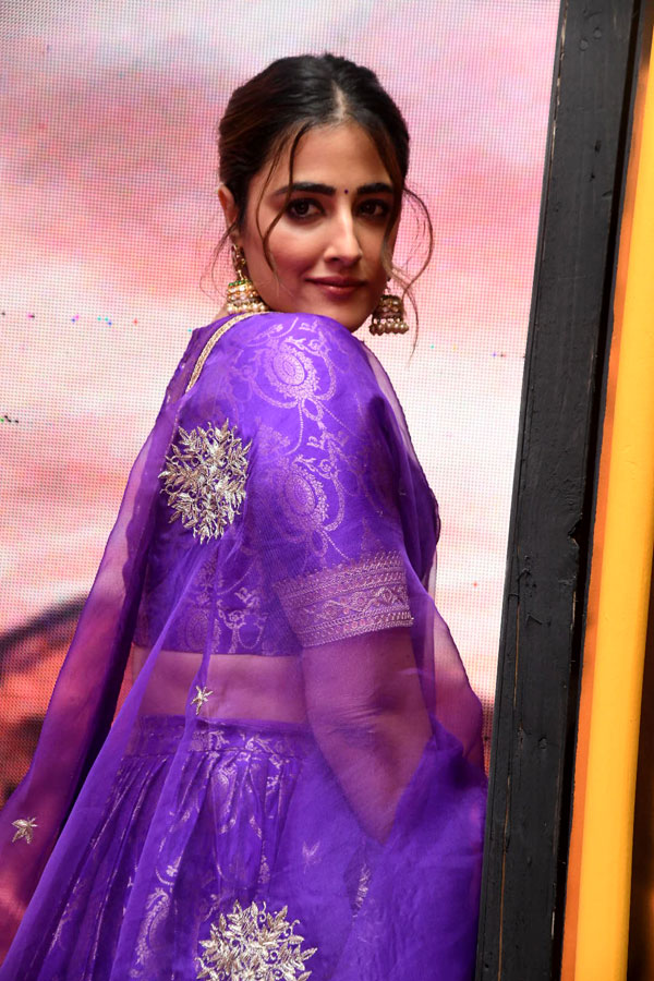 nupur-sanon-stills-2-13.jpg