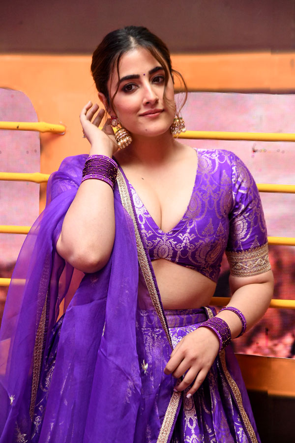 nupur-sanon-stills-2-15.jpg