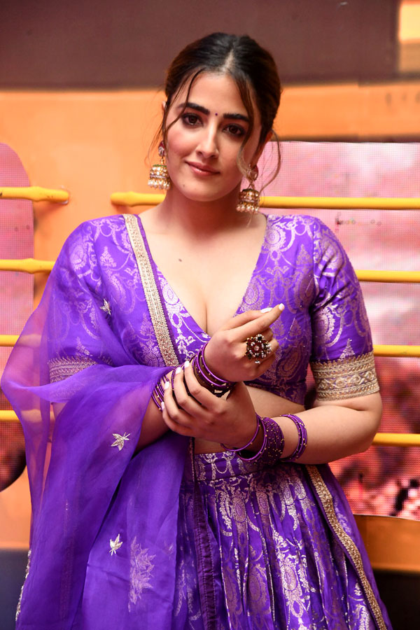nupur-sanon-stills-2-16.jpg